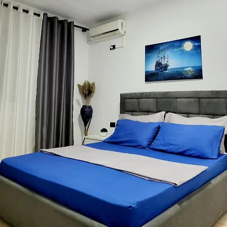 05 Center * Τίρανα